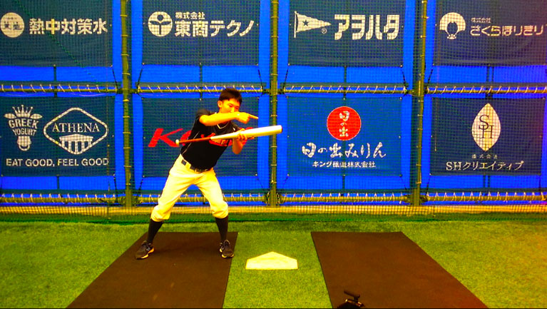 ボトムハンド(バットを握った時の下側の手)は短く持ち過ぎない