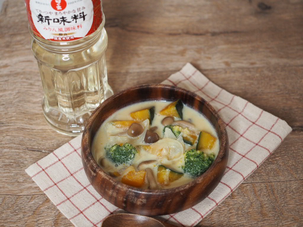 具材たっぷり！かぼちゃの豆乳スープ